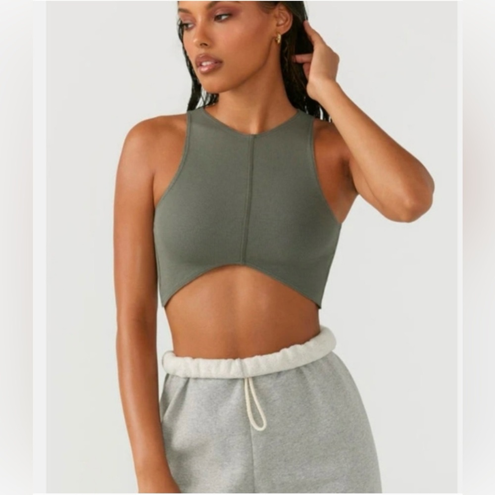 Joah Brown Green Curve
Hem Crop Top in size small